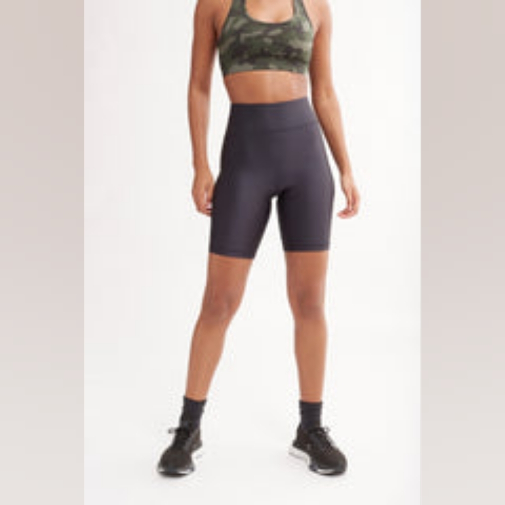 *NEW* Bandier ALL ACCESS Center Stage Bike Shorts